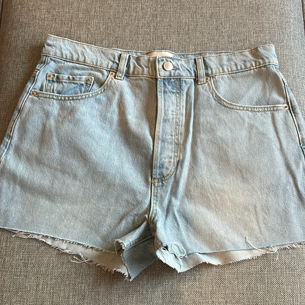TRIARCHY High Rise Cut-off Short Color Spring Indigo
Size 30 - Picture 5 of 13